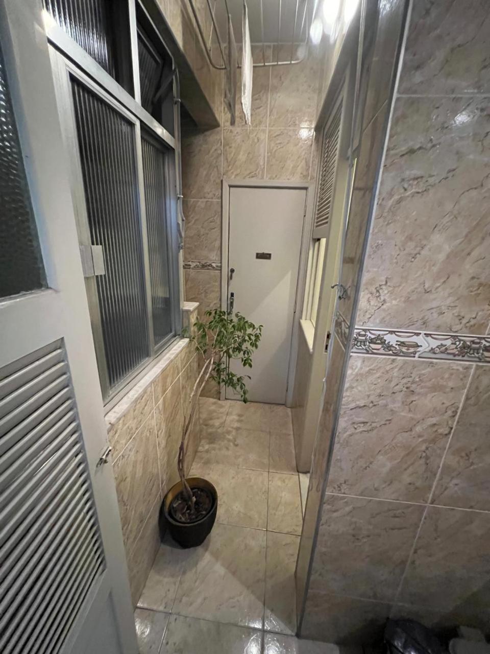 Em Copacabana, Apartamento
