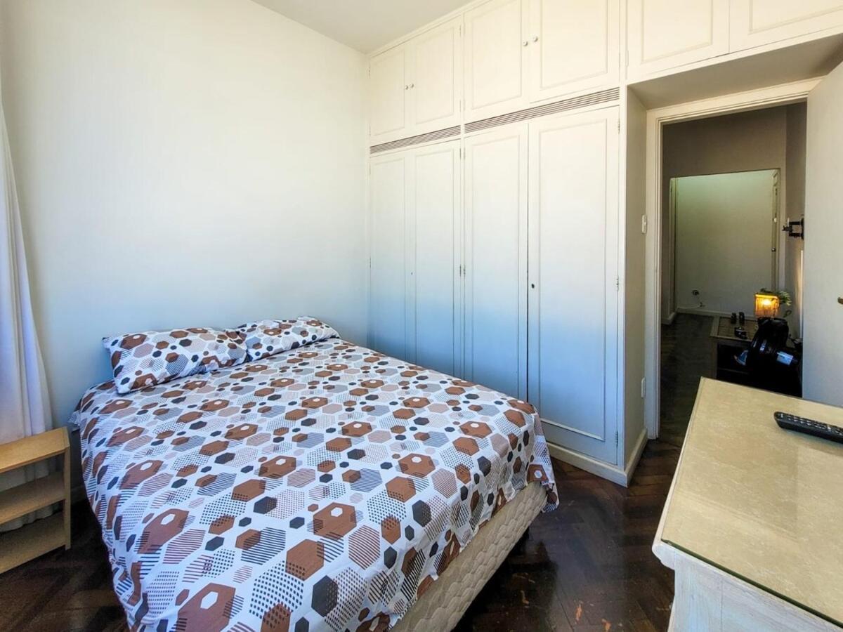 Apartamento Em Copacabana, *